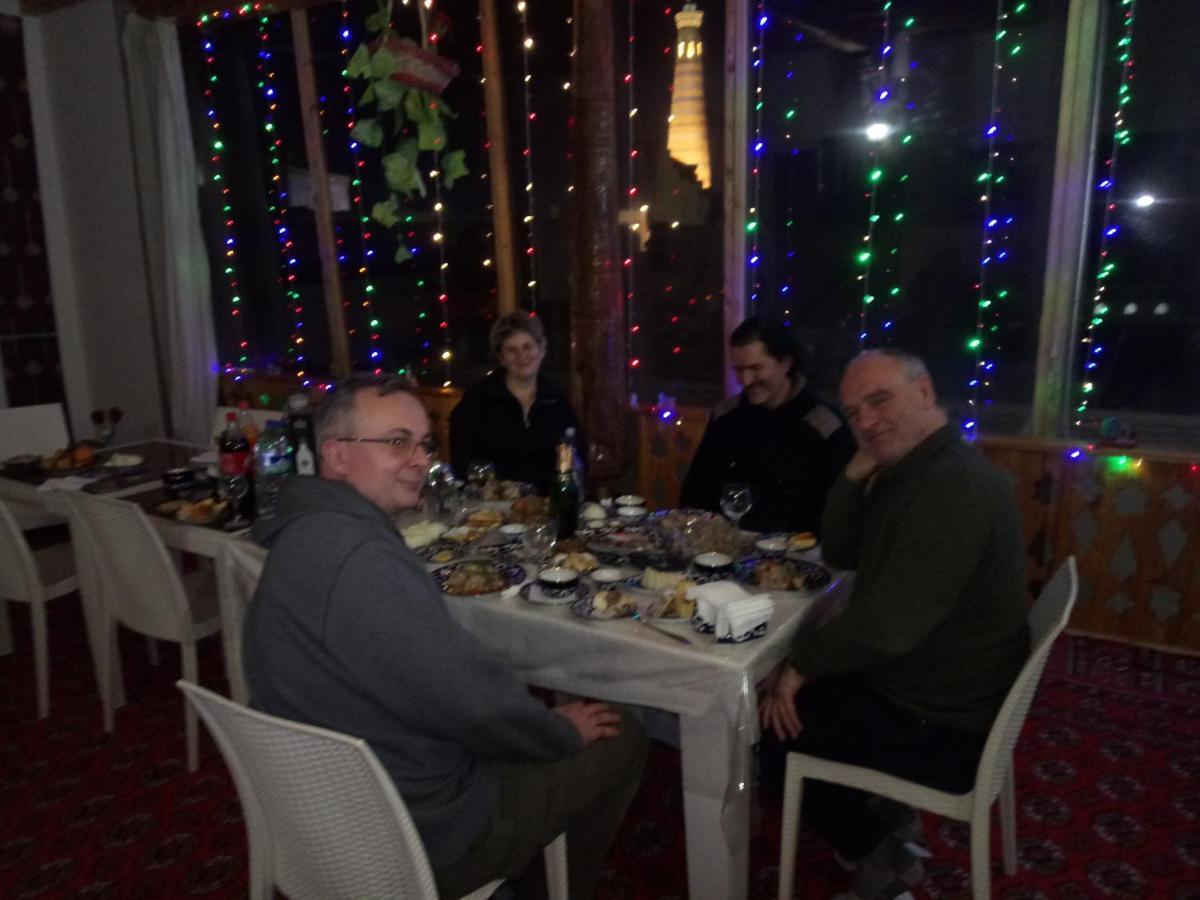 חיווה Rasulboy Guest House מראה חיצוני תמונה
